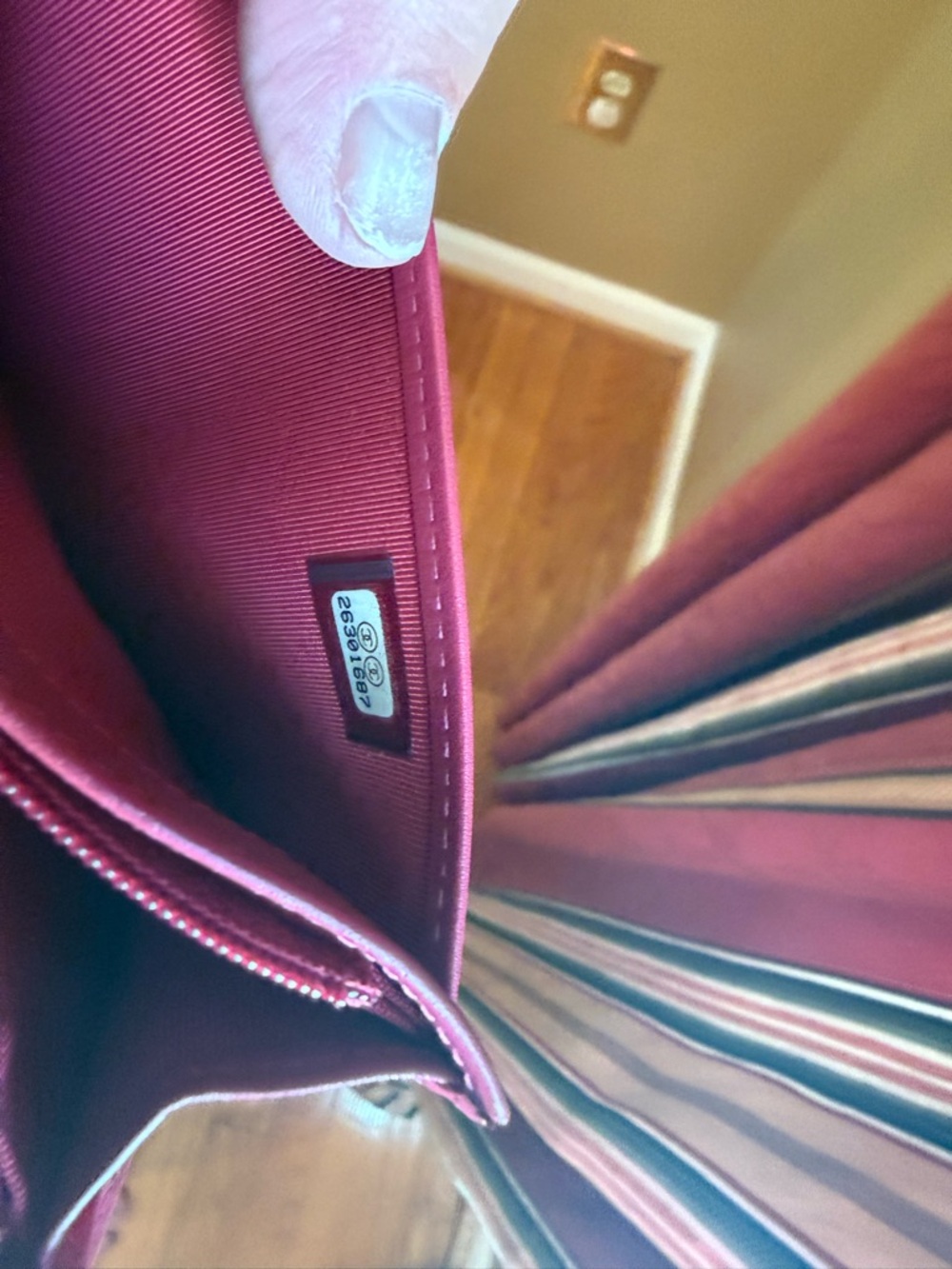 CHANEL Quilted Lambskin Flap Wallet in Fuchsia Pink with Gold CC - Picture 4 of 4